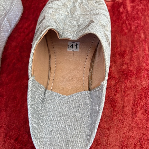 Modern Maroc Moroccan babouche Silk Embroidered silver Slippers w Platform - Picture 4 of 5